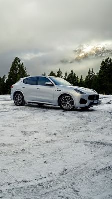 GrecaleModenaBiancoAstro-gran-lusso-snow-mobile