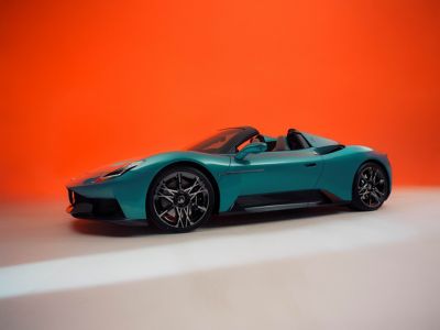 02_玛莎拉蒂MCPURA耀目登陆意大利都灵车展，演绎意式性能美学精髓