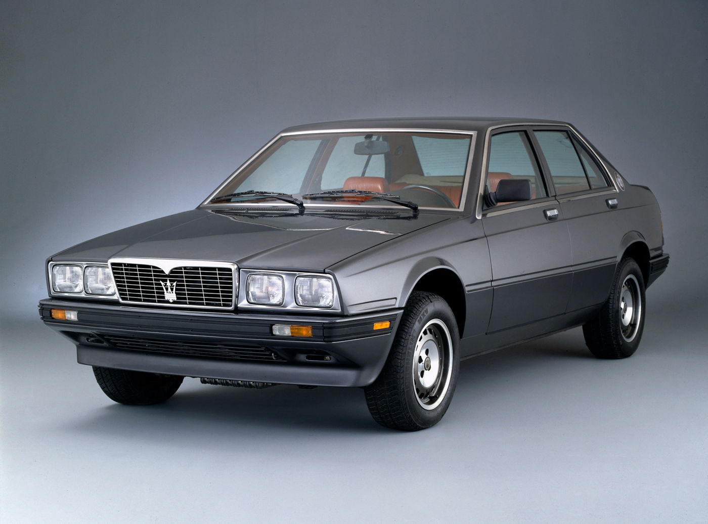 1985 Maserati 420 - exterior view of the classic model in gray