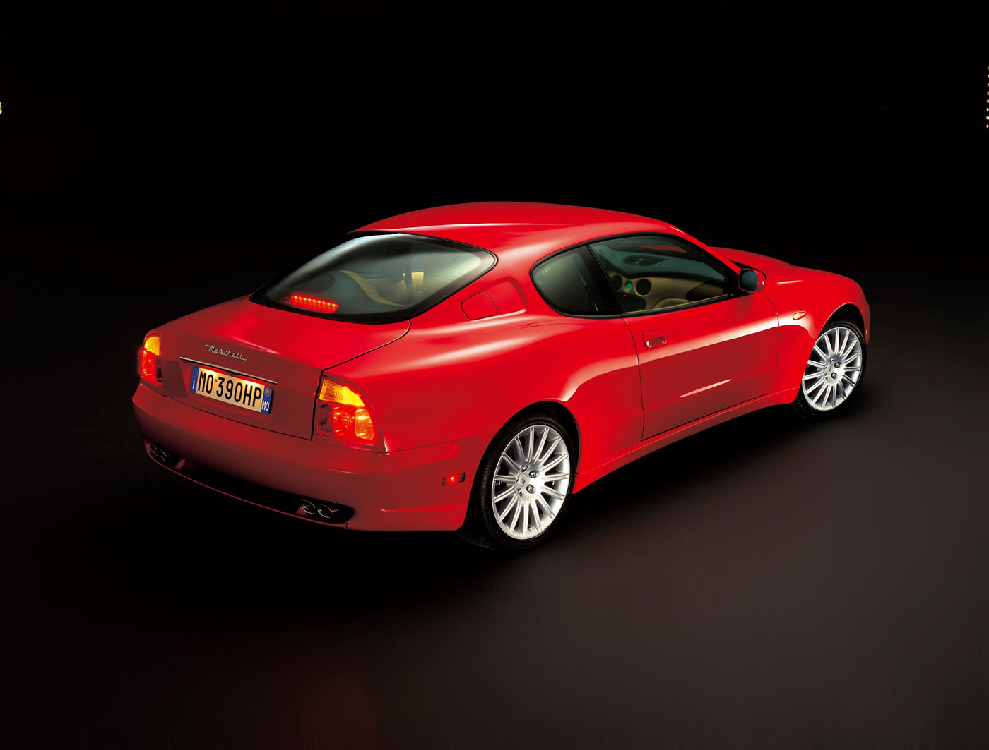 Maserati Classic - GranTurismo - carrosserie rouge - vue latérale postérieure