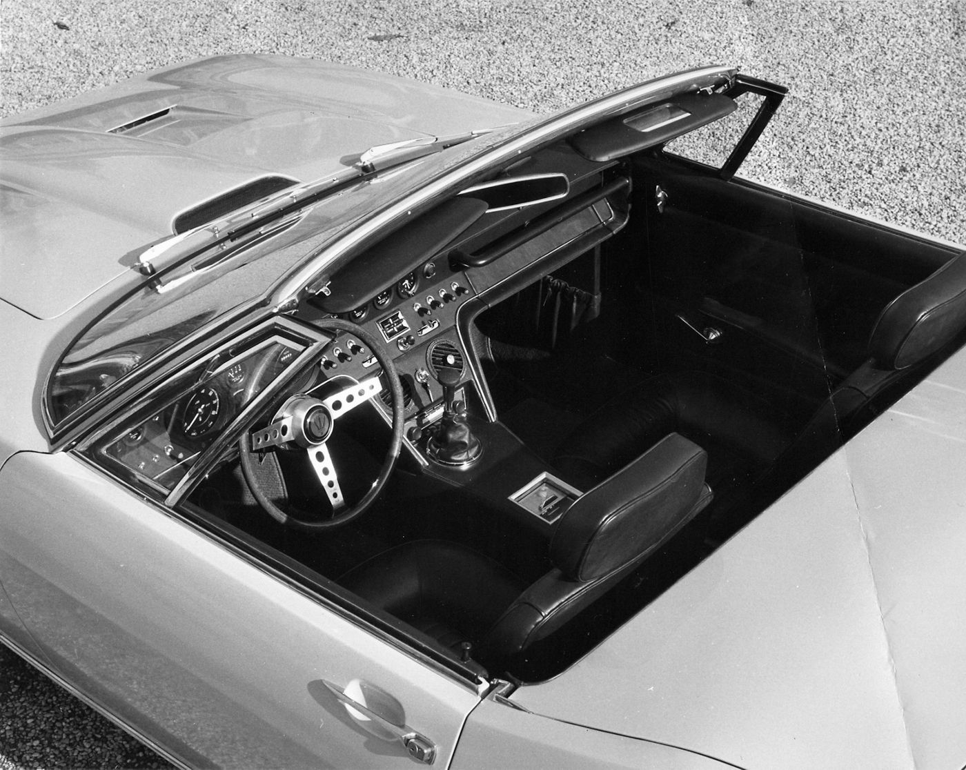 1967 Maserati Ghibli Spyder - the classic two-seater interior