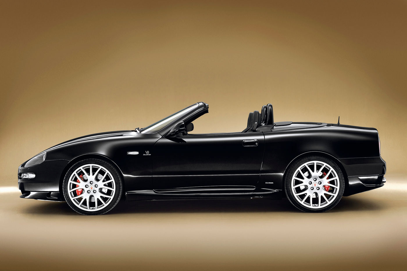 Maserati Classic - GranTurismo Spyder 3500GTI -carrosserie noire - vue latérale