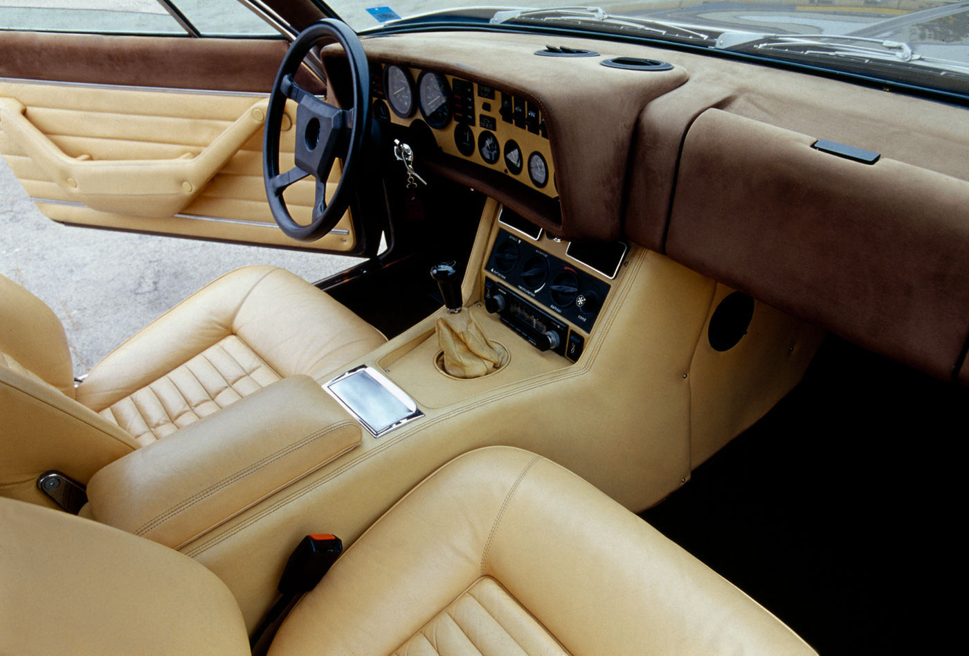 1976 Maserati Kyalami - interior view of the classic sports car model