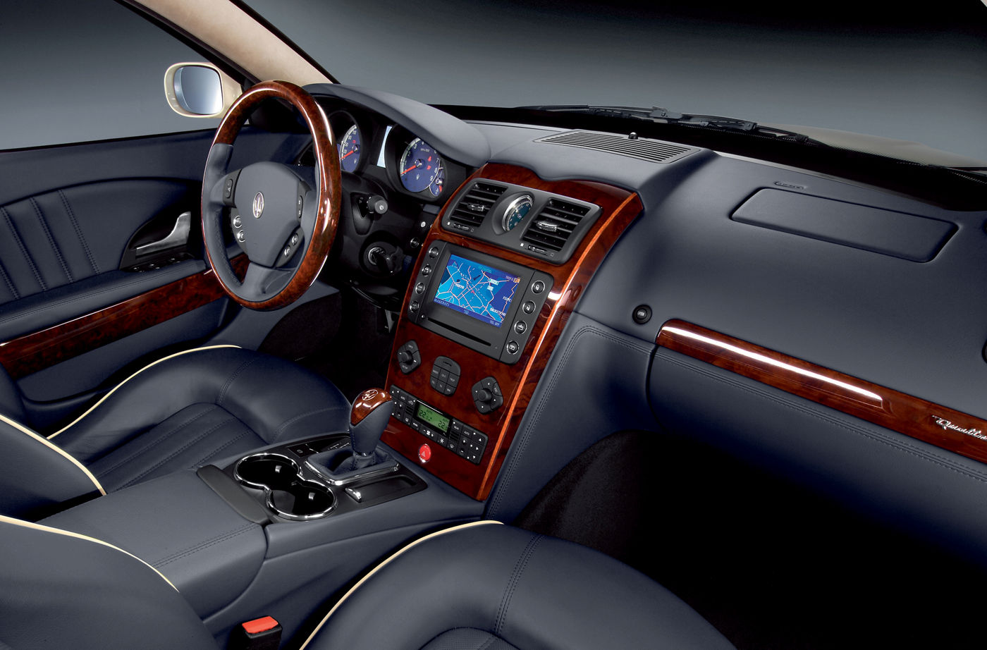 2006 Maserati Quattroporte V Automatica - interior details of the Pininfarina-designed sedan