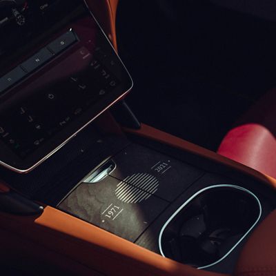 Maserati GranCabrio Tignanello glove compartment