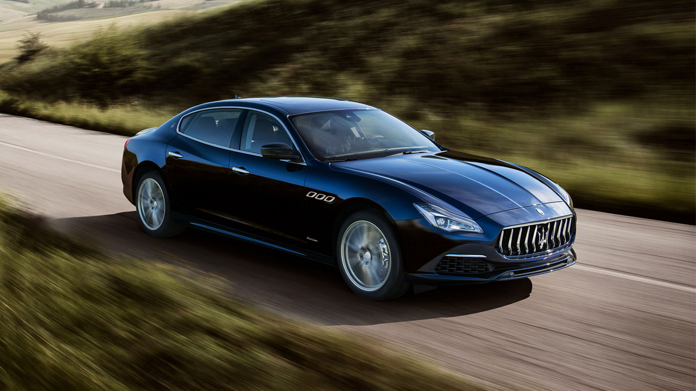 Berlina Quattroporte Maserati Approved nera in strada