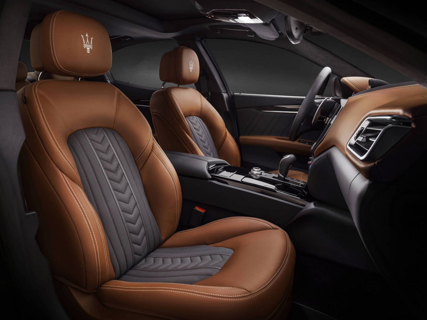 Black and brown seats design by Ermenegildo Zegna - Maserati Ghibli GranLusso