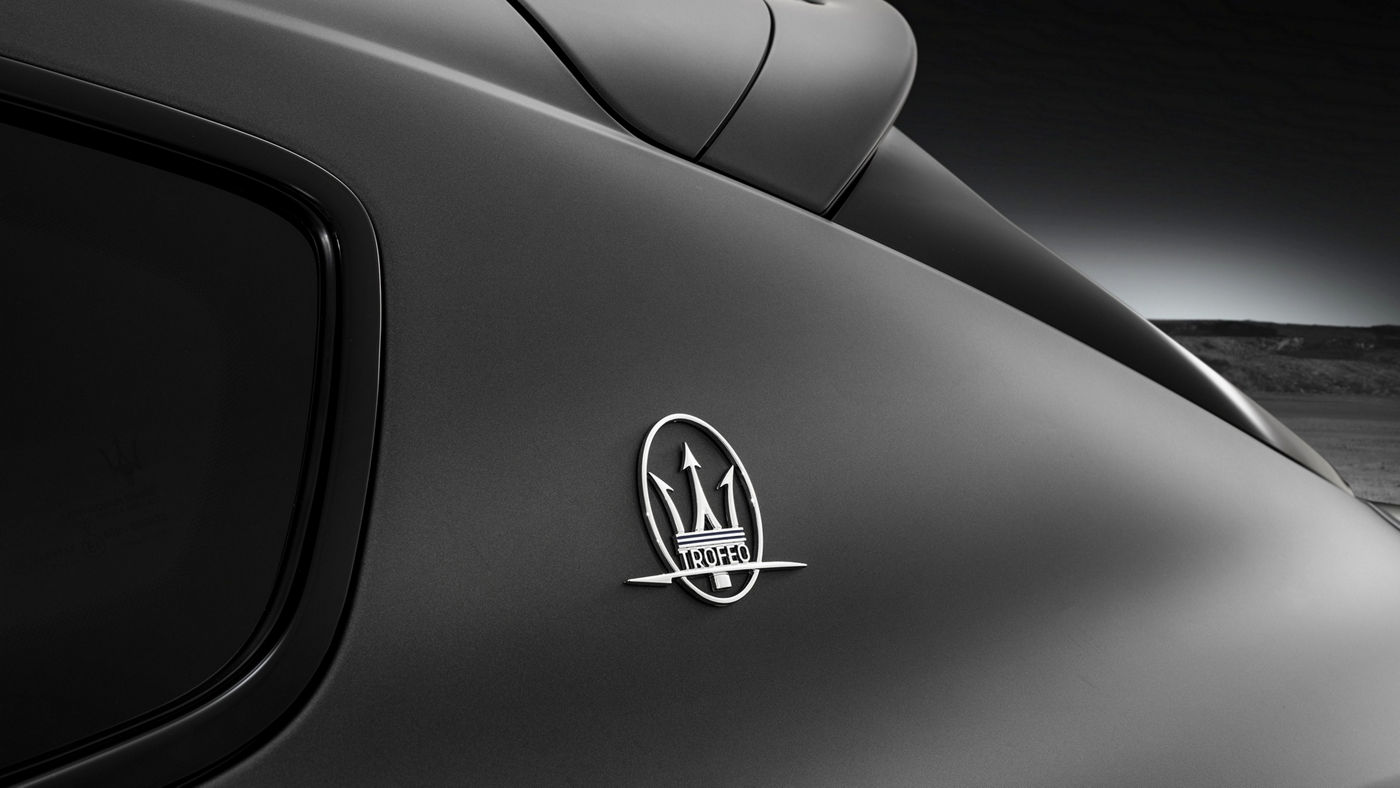 Maserati-Levante-Trofeo-V8-Saetta-Logo-C-pillar