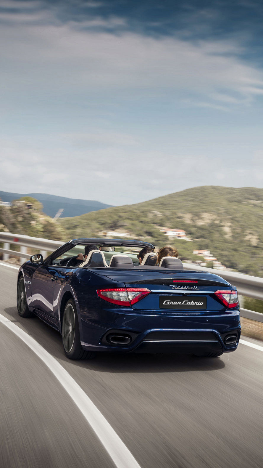 Maserati-MY18-MY19-GranCabrio-171350M_mobile_noplate