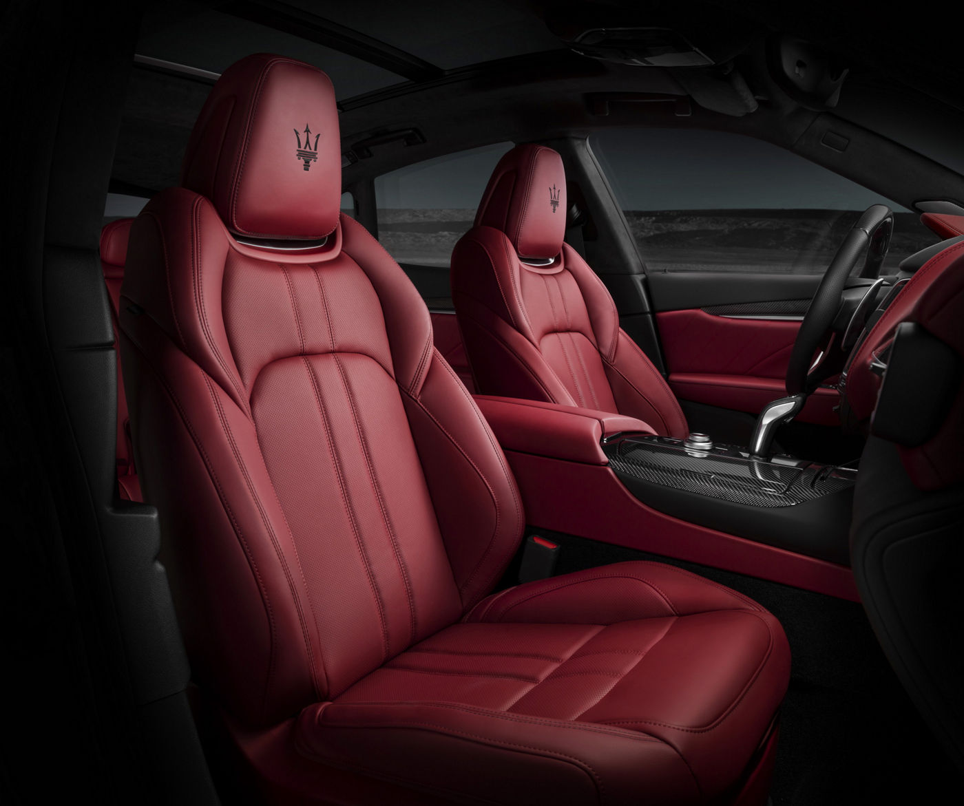 Maserati Levante GTS - Sedili sportivi anteriori di pelle rossi e neri