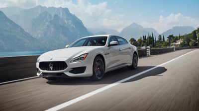 マセラティ クアトロポルテ Gts The Original Race Bred Luxury Sedan Maserati マセラティ クアトロポルテ Gts The Original Race Bred Luxury Sedan Maserati
