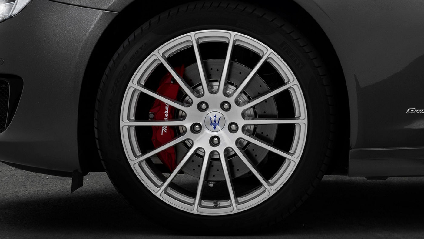 Maserati-MY19-Quattroporte-GranSport-Studio-183360M_rimscrop169