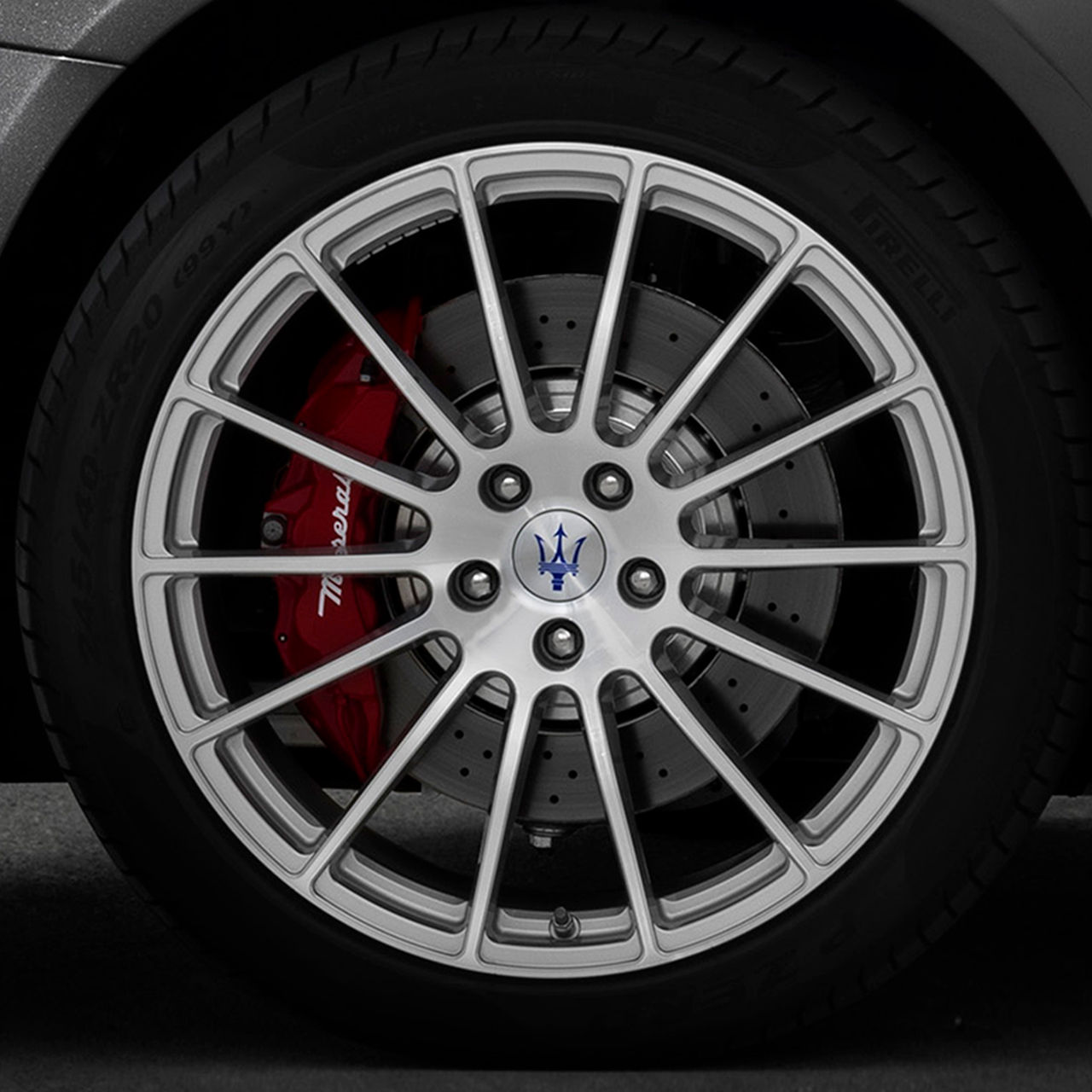 Maserati Quattroporte - alloy wheel with Trident's Logo