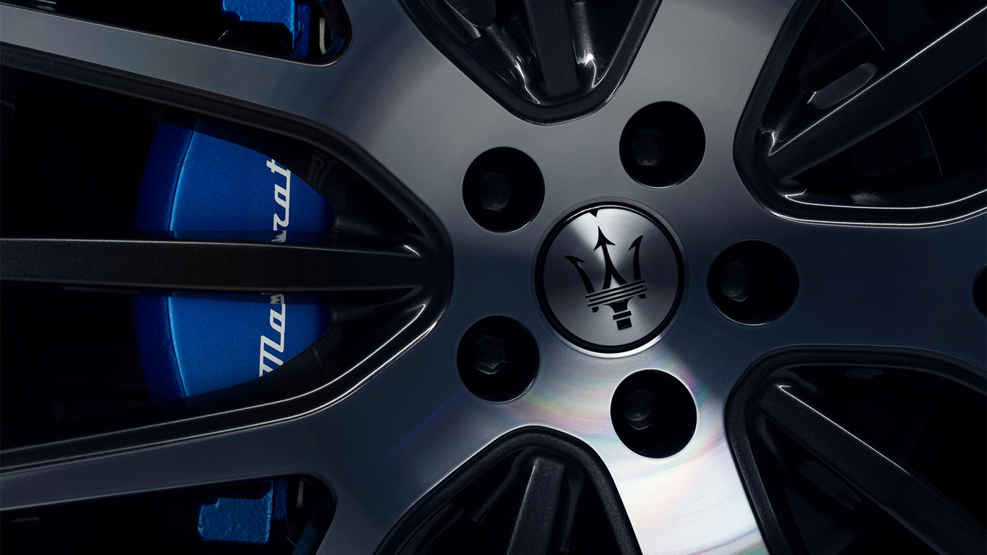 Detalle de la llanta del Maserati Levante Hybrid