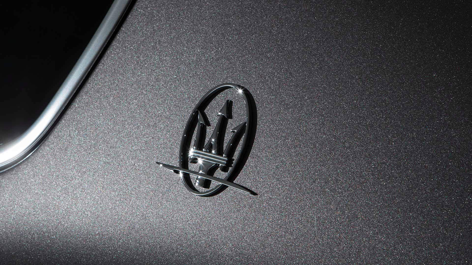 Maserati Levante - Saetta Logo