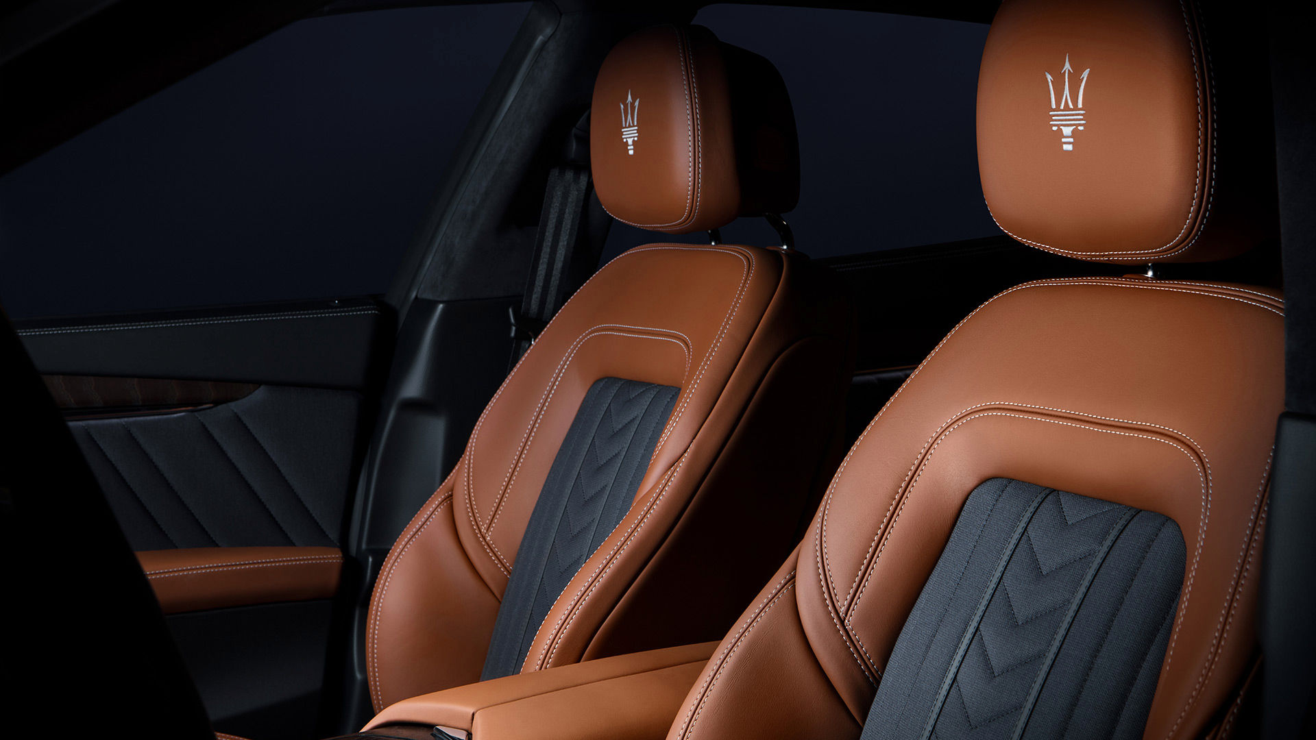 Front seats of Quattroporte designed by Ermenegildo Zegna