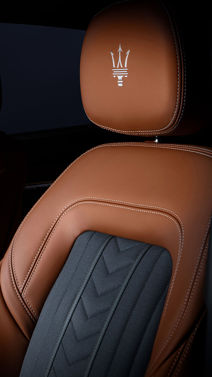 Front seats covered in Ermenegildo Zegna leather