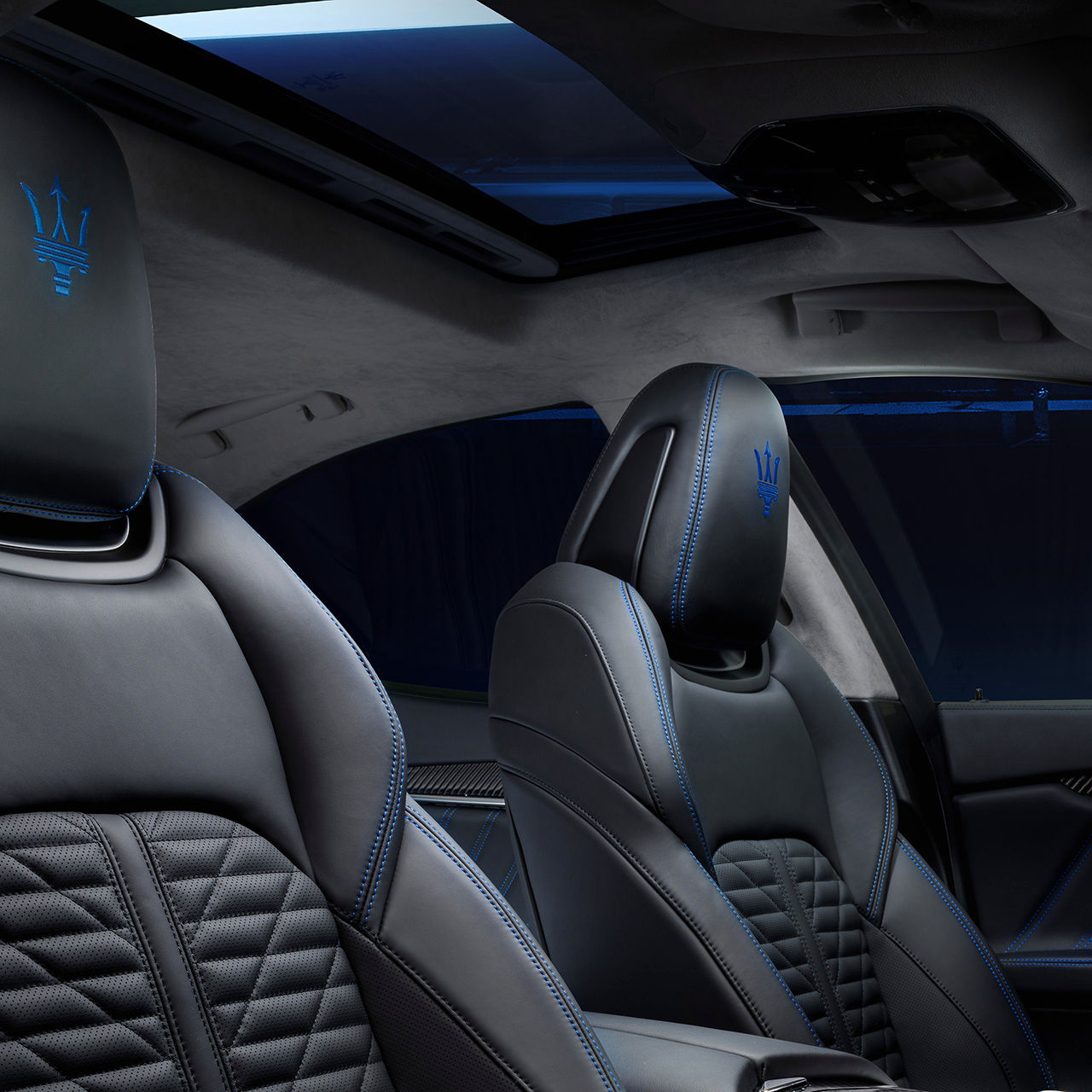 Maserati Ghibli front seats