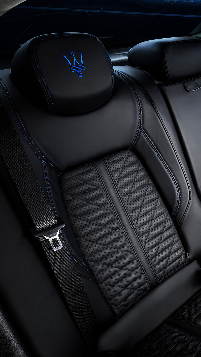 Sièges arrière en cuir de la Maserati Ghibli Hybrid