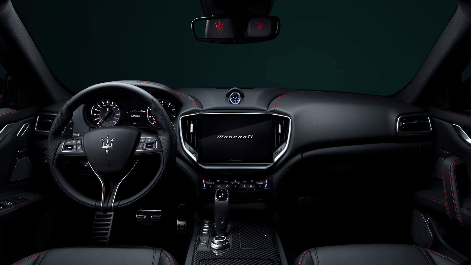 Interior samochodu sportowego Maserati Ghibli