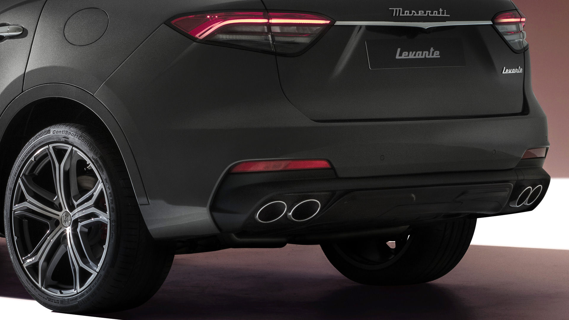 Tył ekskluzywnego SUV-a Maserati Levante 