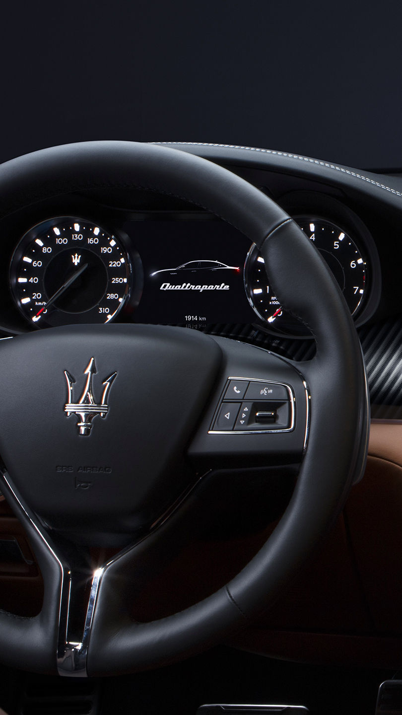 Volante del sedán Maserati Quattroporte