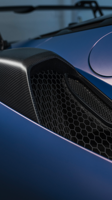 Close-up view of a rear air intake of the Maserati GT2 Stradale