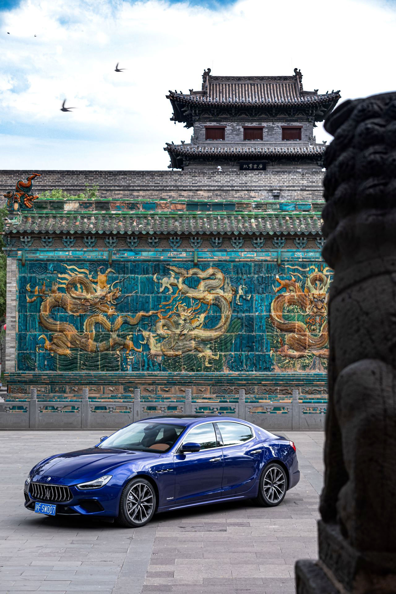 Maserati Ghibli at the Shanhua Temple