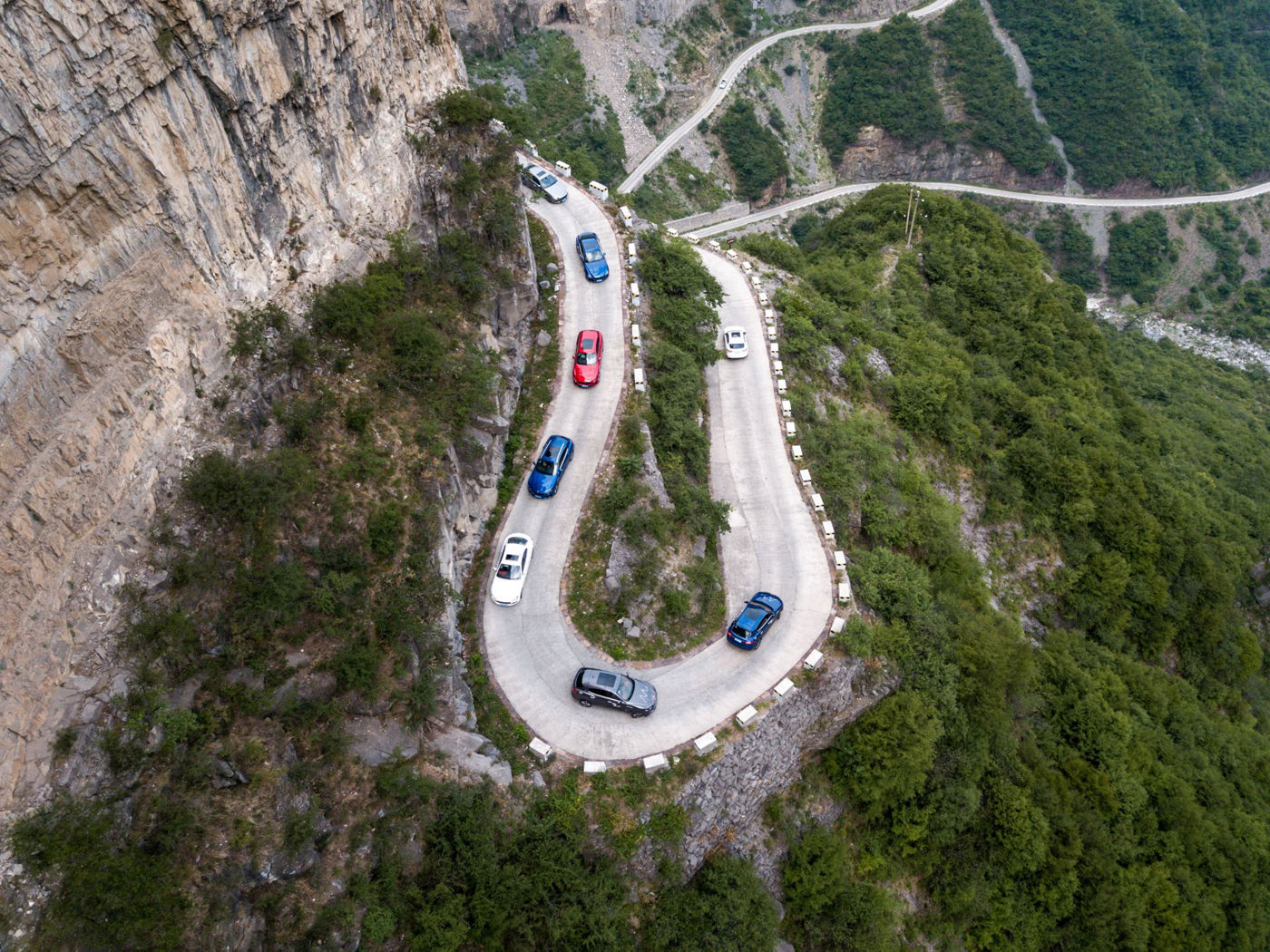 The Maserati Fleet at the Xiyagou Wall-mounted Highway_9