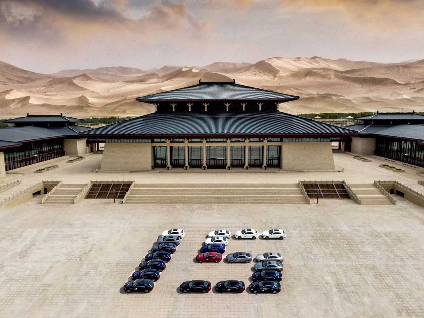 The Maserati fleet at the Dunhuang International Conference Center_1