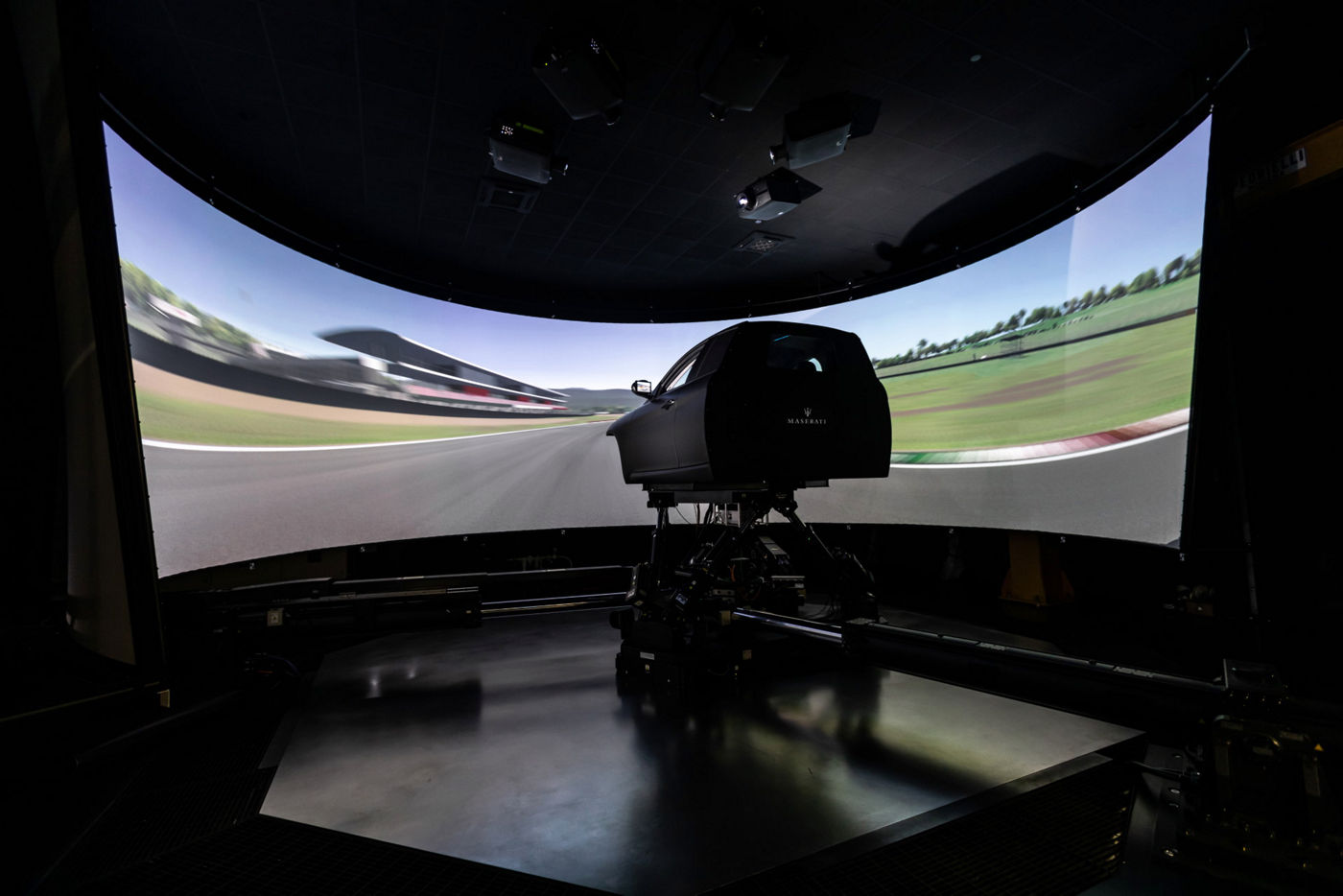 Dynamic Simulator inside Maserati Innovation Lab