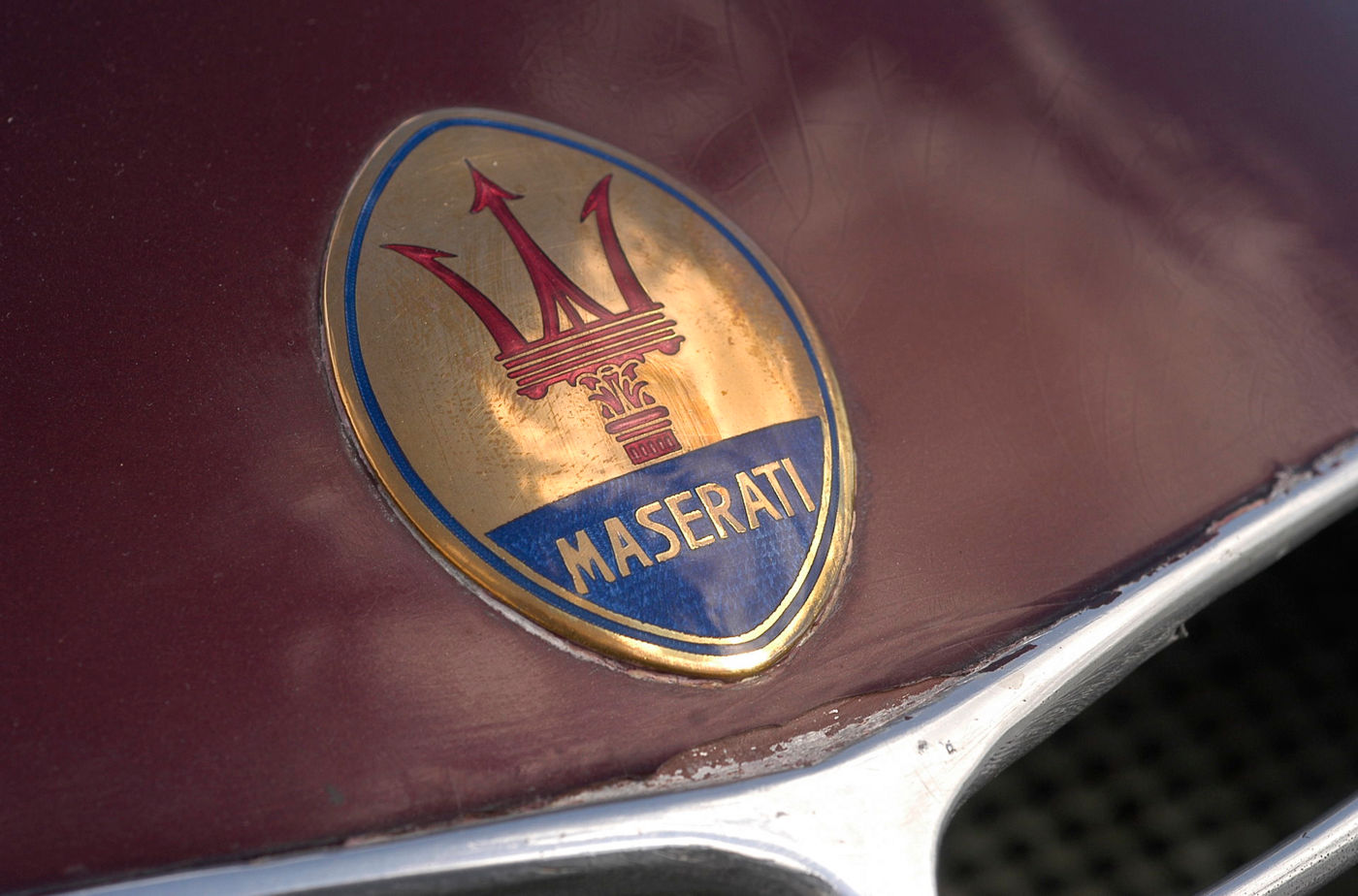 Maserati logo on the 8CTF model