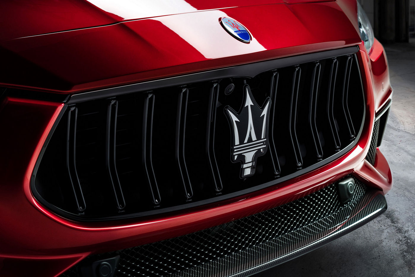 Griglia anteriore Maserati Ghibli Trofeo con livrea