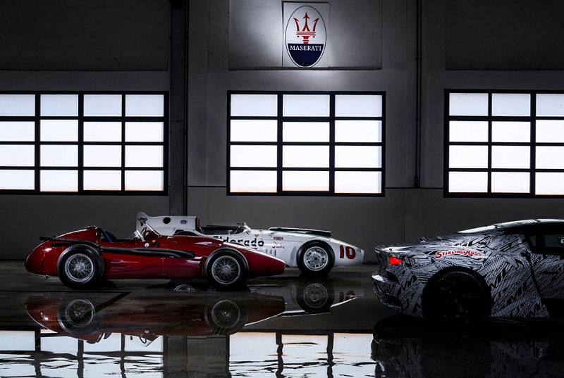 Maserati MC20 (2020) - Prototyp Sir Stirling Moss gewidmet: von der Seite