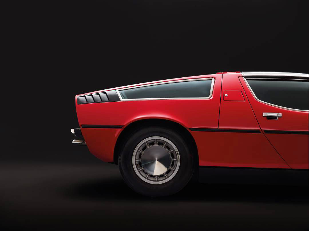 Maserati Bora in rot - von der Seite - 50. Geburtstag