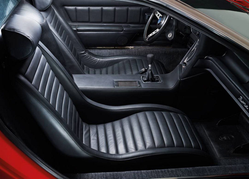 Front seats of Maserati Bora