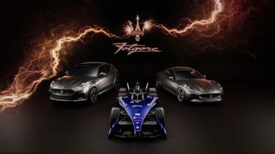 L'energia di Maserati Folgore: la Maserati Tipo Folgore del campionato Formula E 2024 affiancata dalle elettriche da strada Grecale Folgore e GranTurismo Folgore