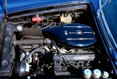 Maserati Quattroporte III Mittelarmlehne geöffnet und Kippschalter