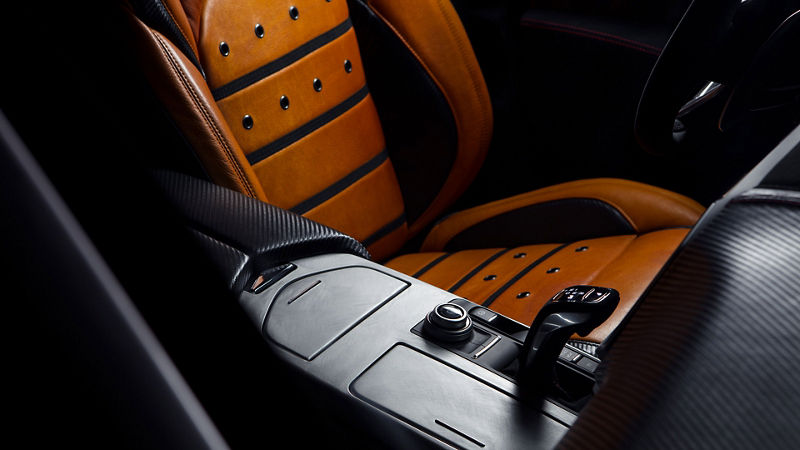 Palanca de cambios y asiento del Maserati Fuoriserie Corse