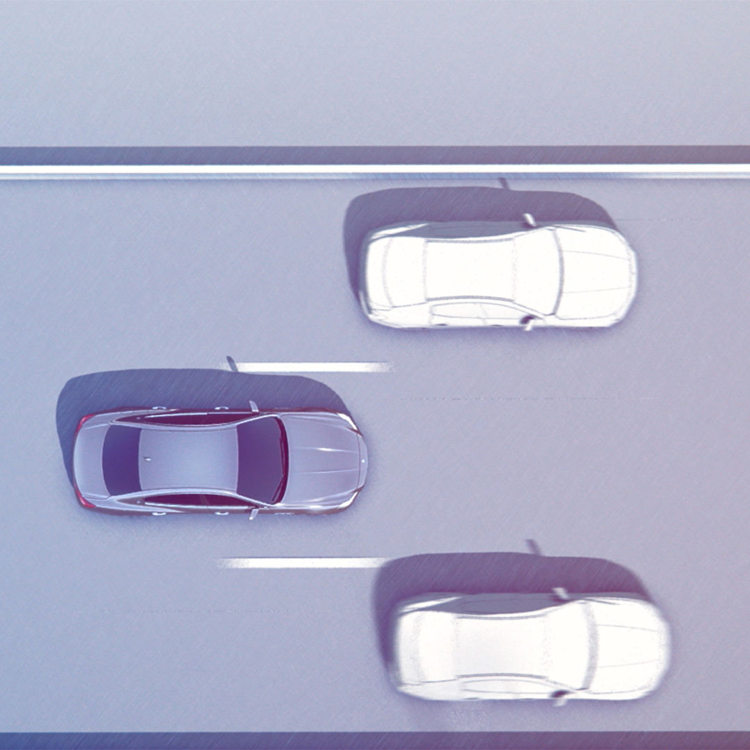  Automodelle mit einem Maserati-Modell auf der mittleren Fahrspur
