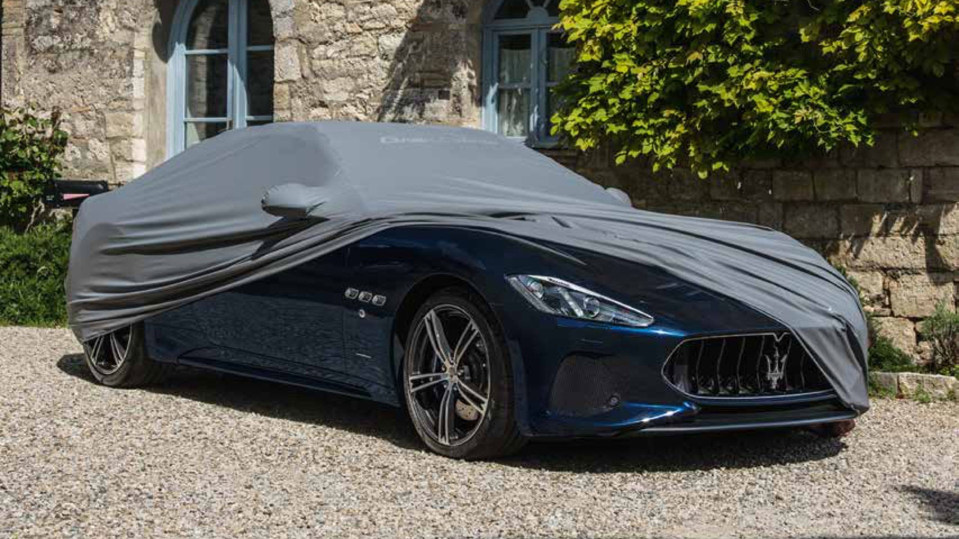 Maserati GranCabrio Original-Zubehör: Fahrzeugabdeckhaube