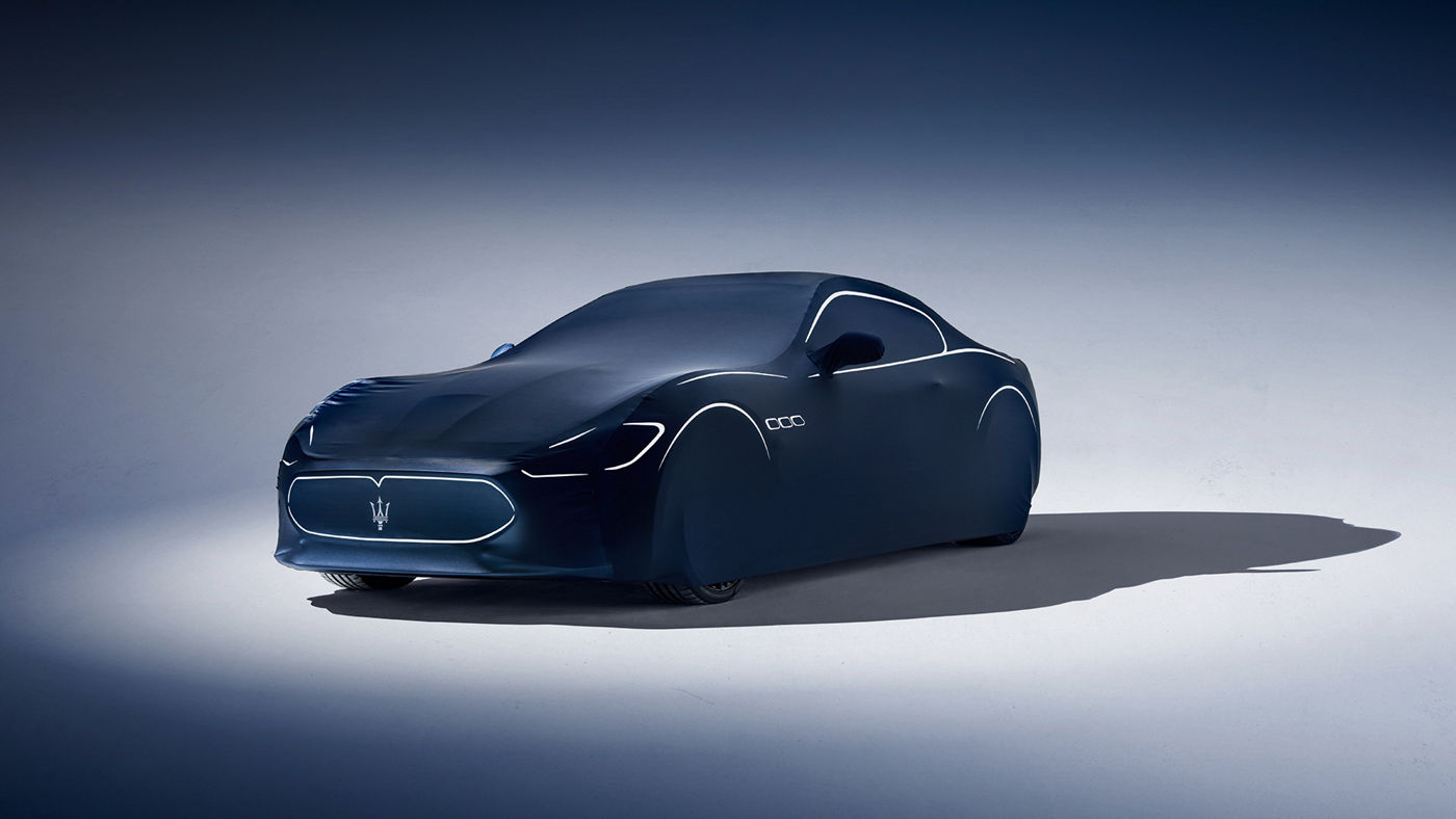 Telo copriauto blu da interni di Maserati GranTurismo