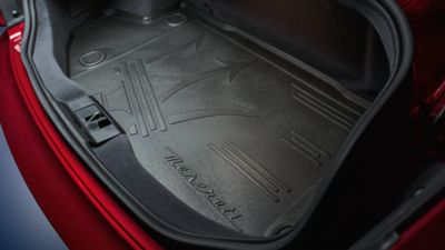 Alfombrilla y protector para el maletero del Maserati GranTurismo