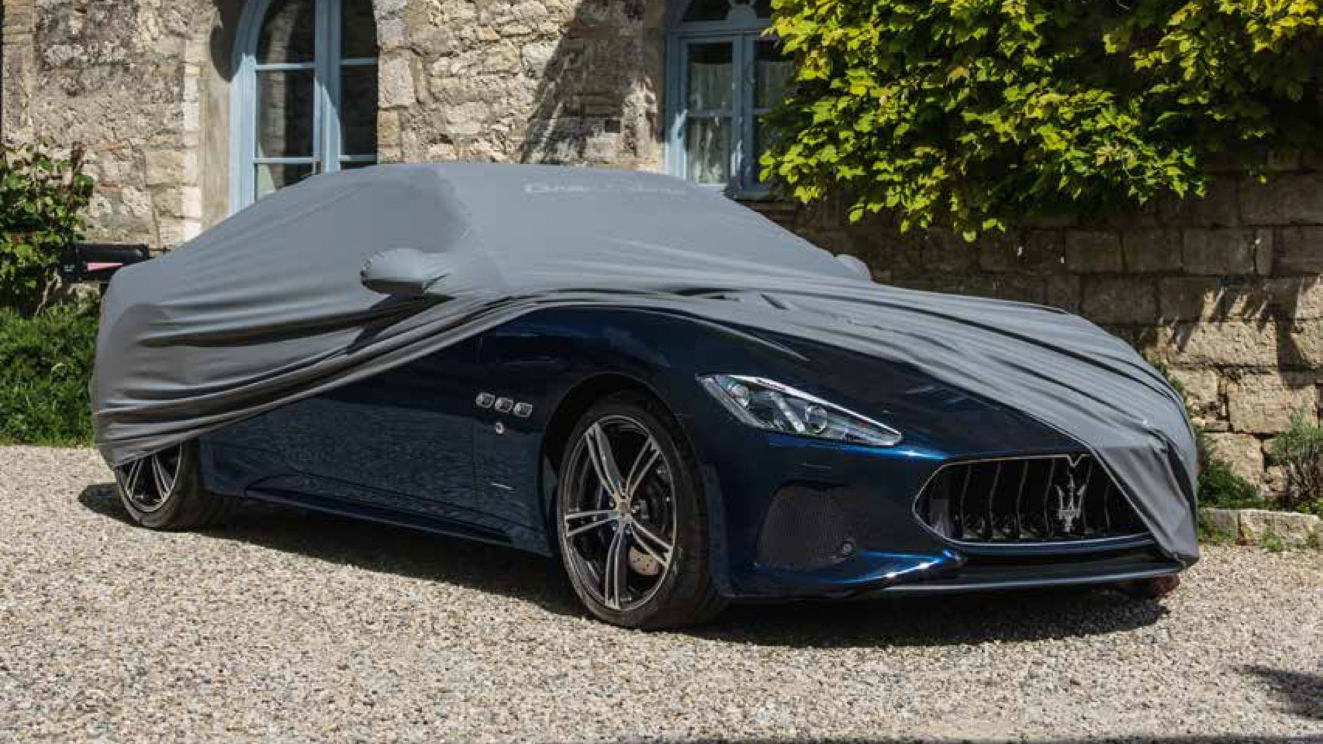 Maserati GranTurismo Original-Zubehör: Fahrzeugabdeckhaube