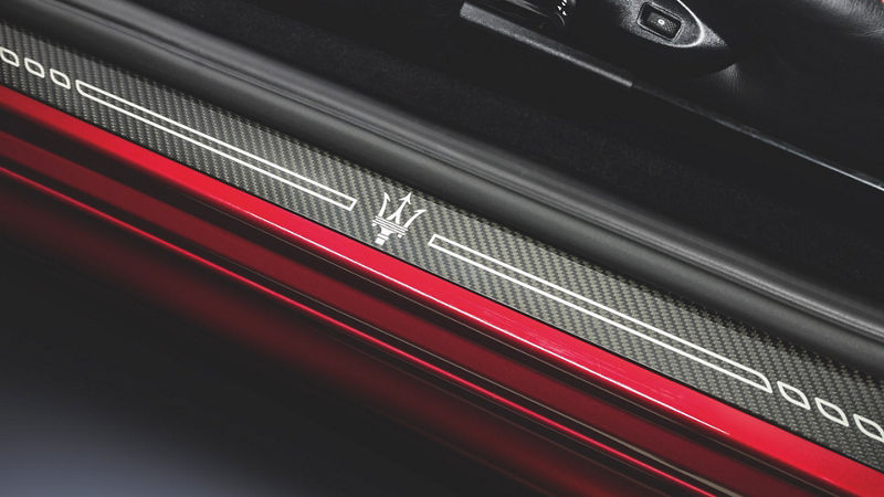Maserati GranTurismo accessories - Carbon Doorsill Plates
