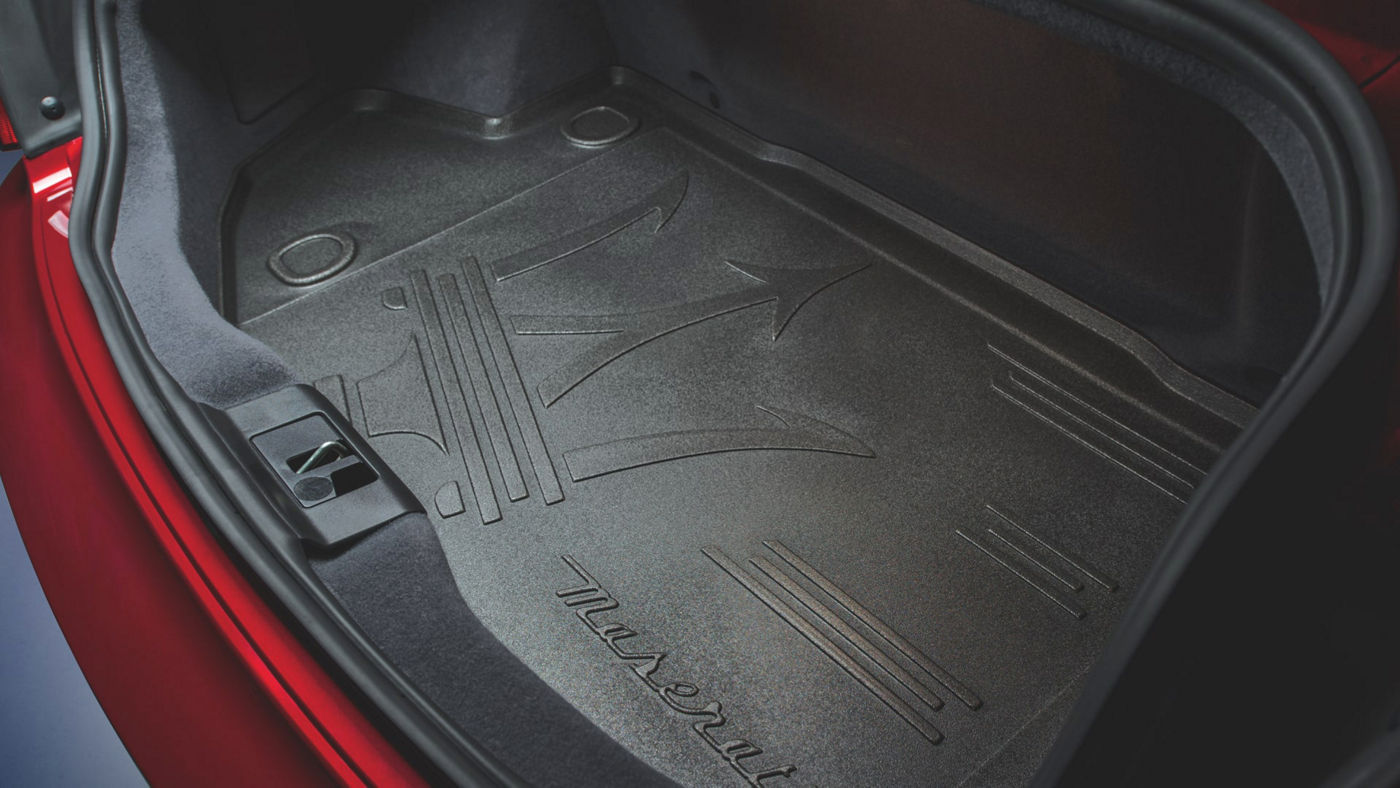 Maserati GranTurismo Original-Zubehör: Schutzmatte für Kofferraum