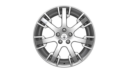 Maserati GranTurismo Reifen: NEPTUNE DESIGN SILBER Vorderreifen: 8.5J x 20” Hinterreifen: 10.5J x 20”