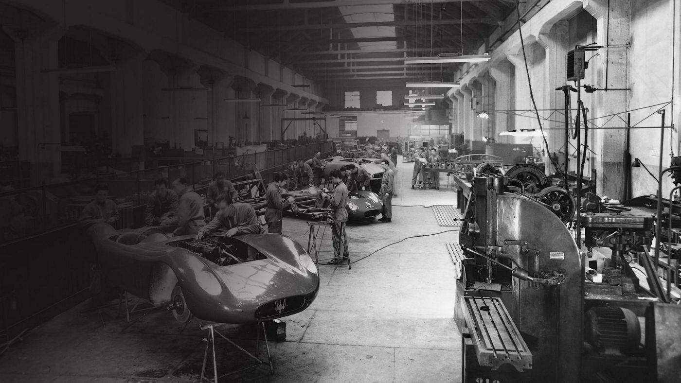 Historisches Bild von der Maserati Fabrik