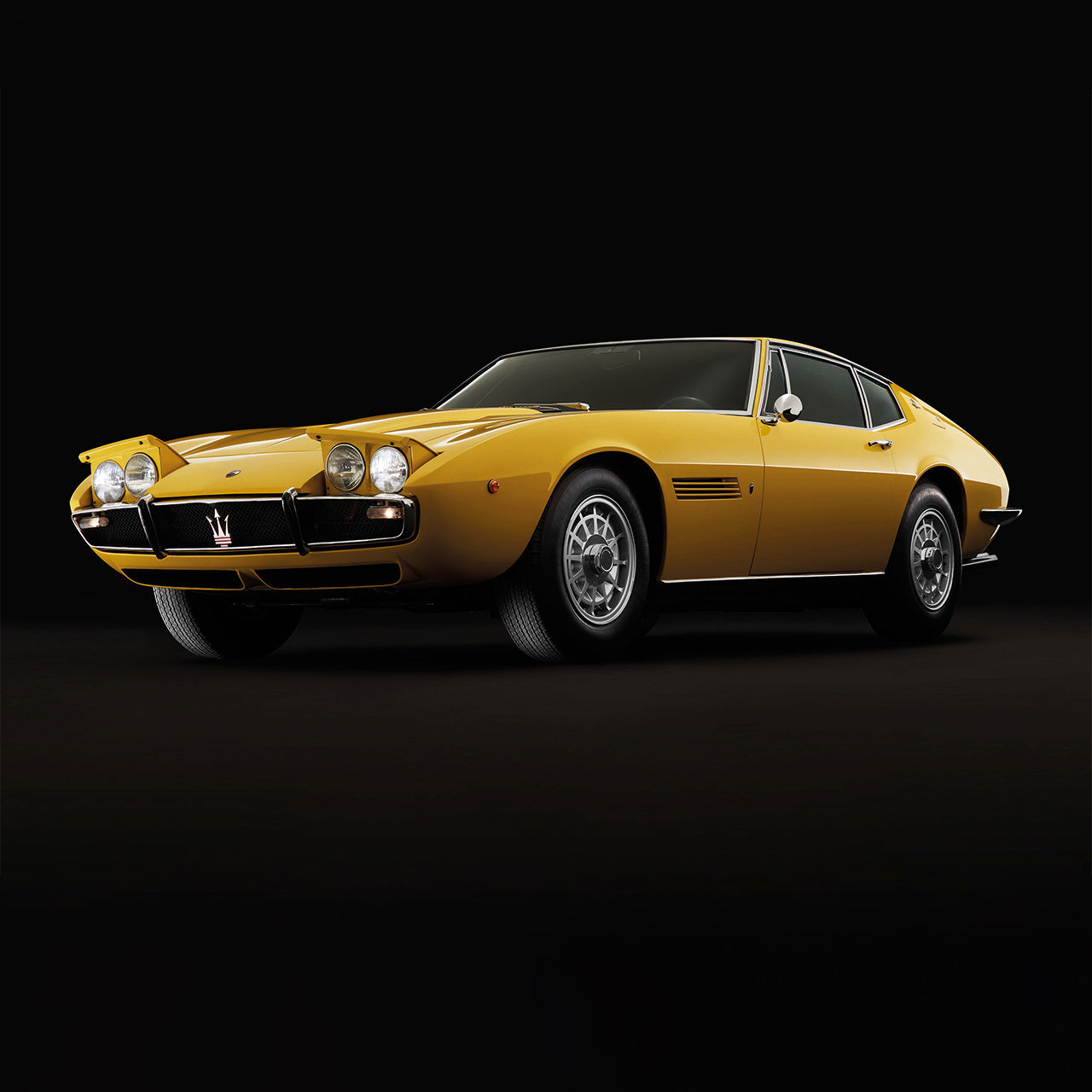 Modèle ancien Maserati Classiche jaune