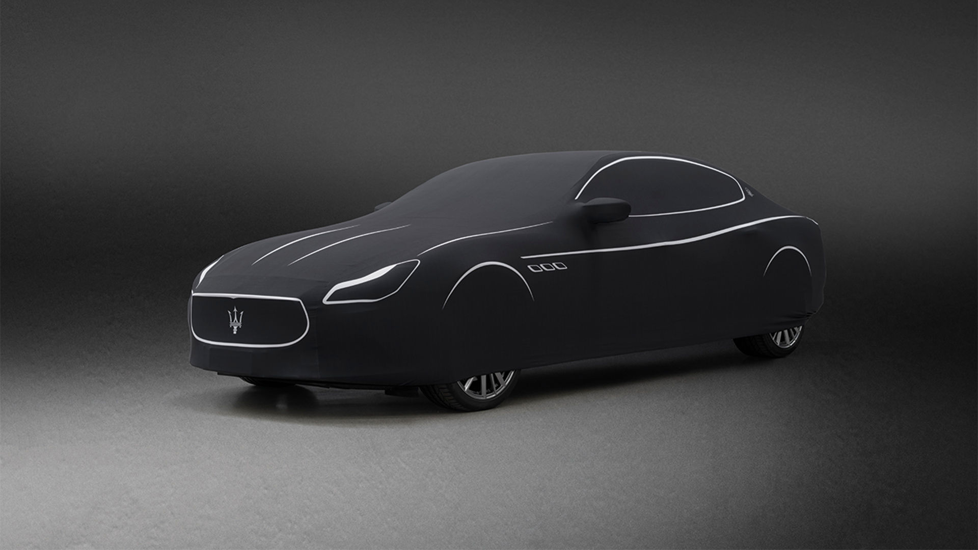 Telo copriauto nero di Zegna di Maserati Ghibli